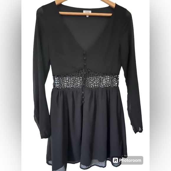 Tobi Size M Trumpet Mini Dress with Cutout Mid Section - Picture 1 of 7